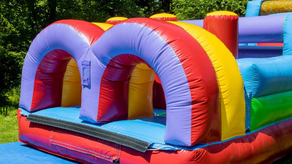 Challenges and Solutions to start a bounce house business